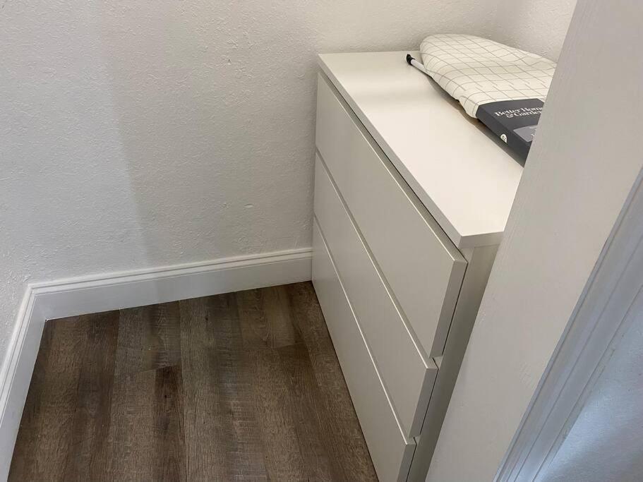 Contemporary 1-Bedroom Private Bungalow Walk To Armature & Riverwalk Tampa Extérieur photo
